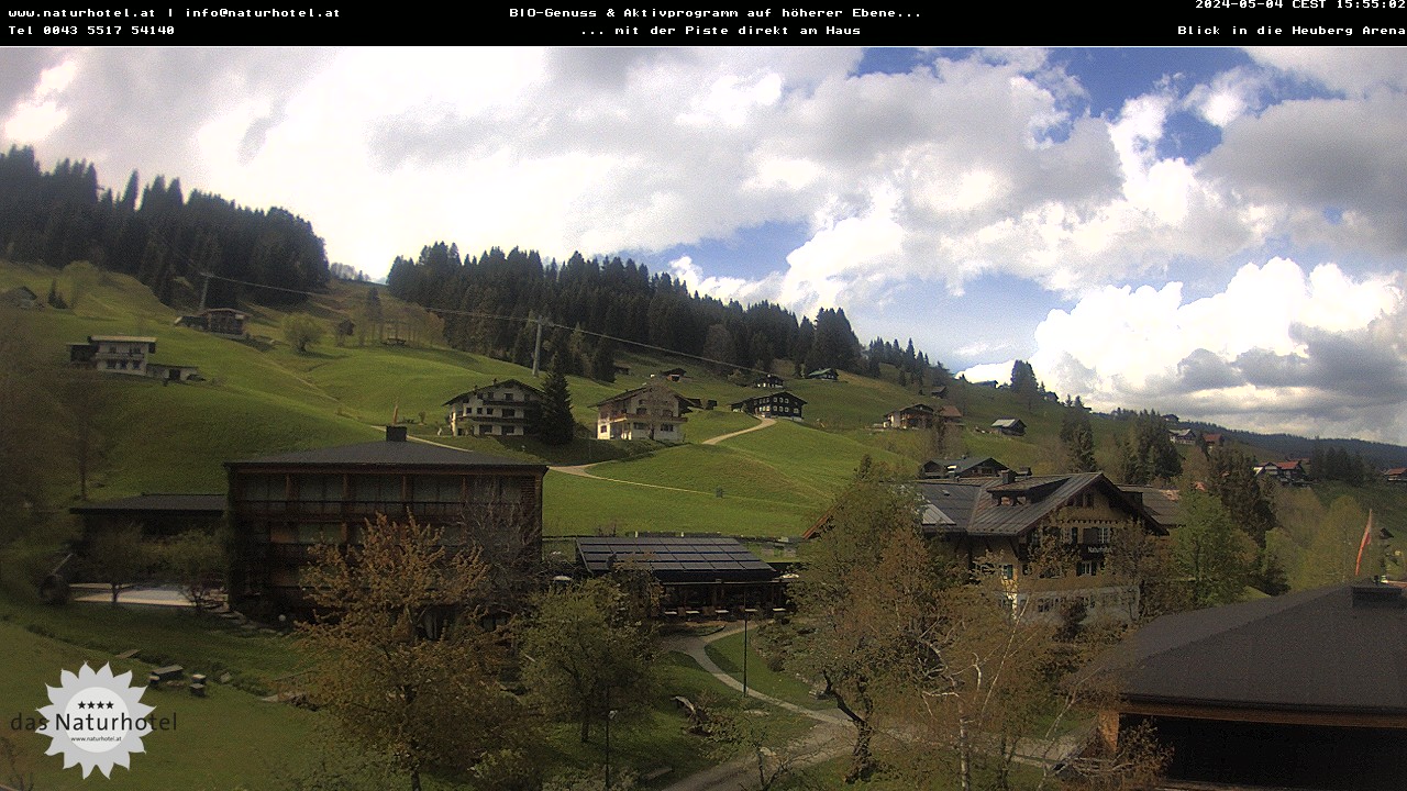 Die Webcam des Naturhoteld in Hirschegg zeigt Ihnen die Sesselbahn zum Familienskigebiet Heuberg-Arena.